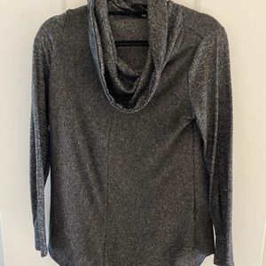 Crowl neck long sleeve top